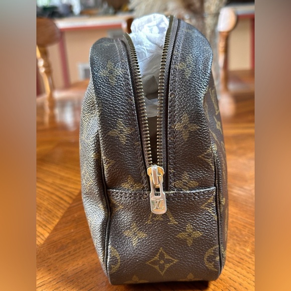 Louis Vuitton clutch or toiletries bag authentic used - Picture 4 of 7